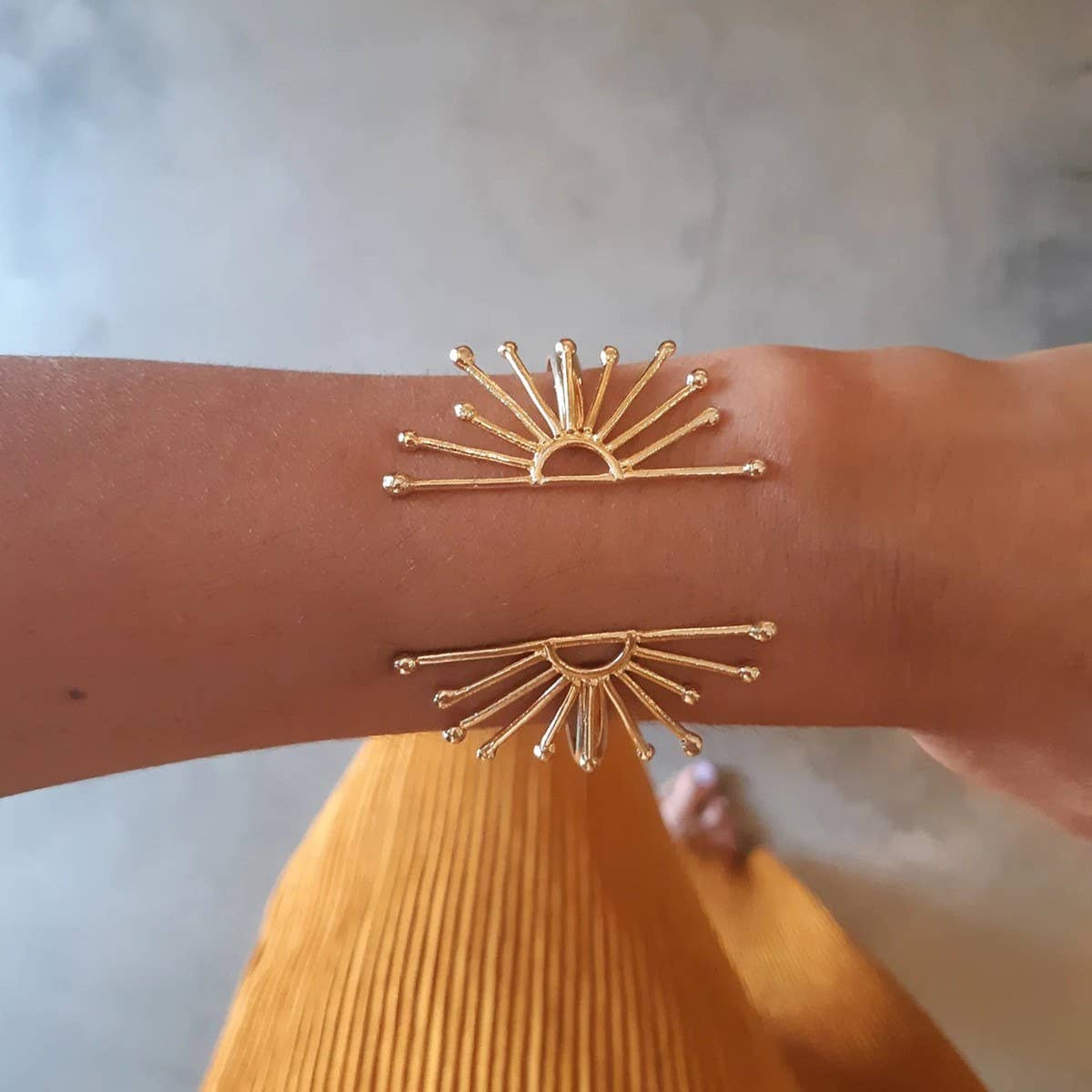 Bold 18K Gold Flower Cuff Bracelet