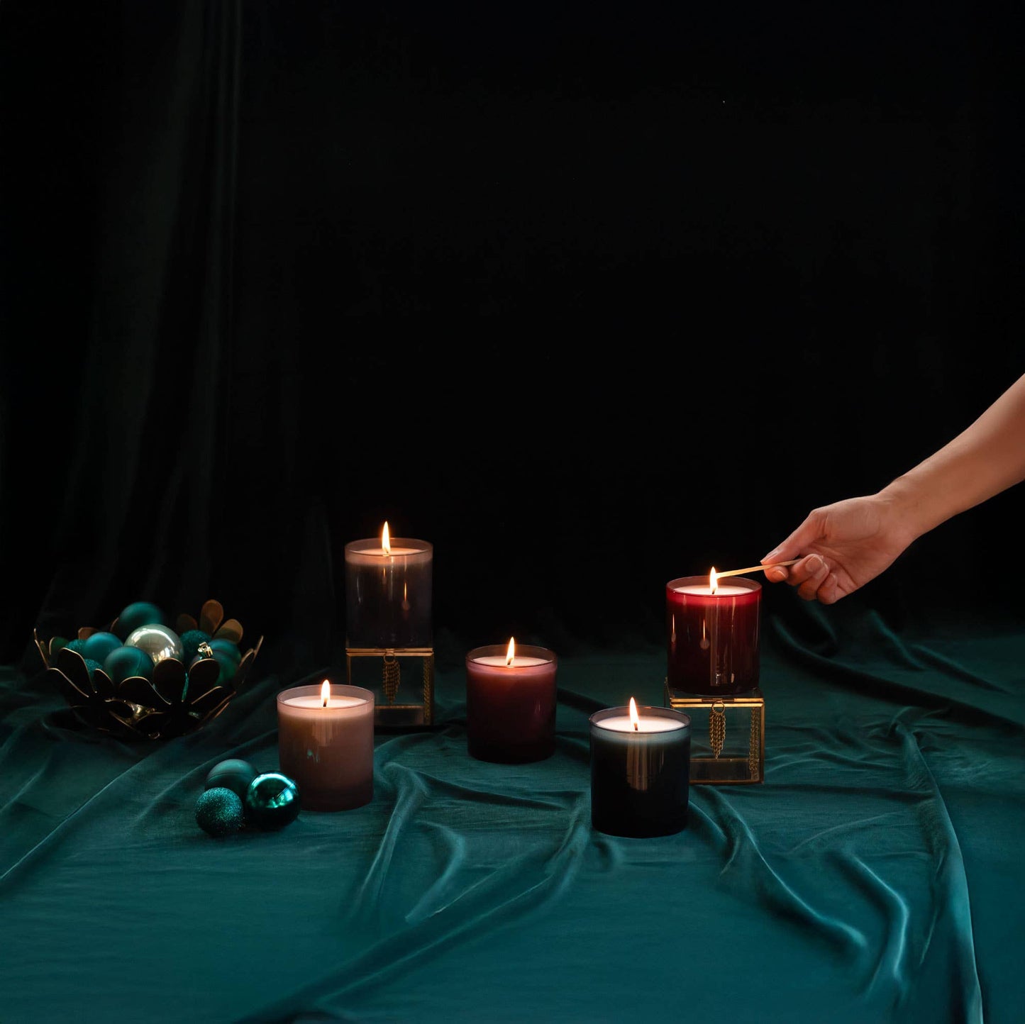 Sanctuary 9 oz. Hue Candle (Leather + Incense)