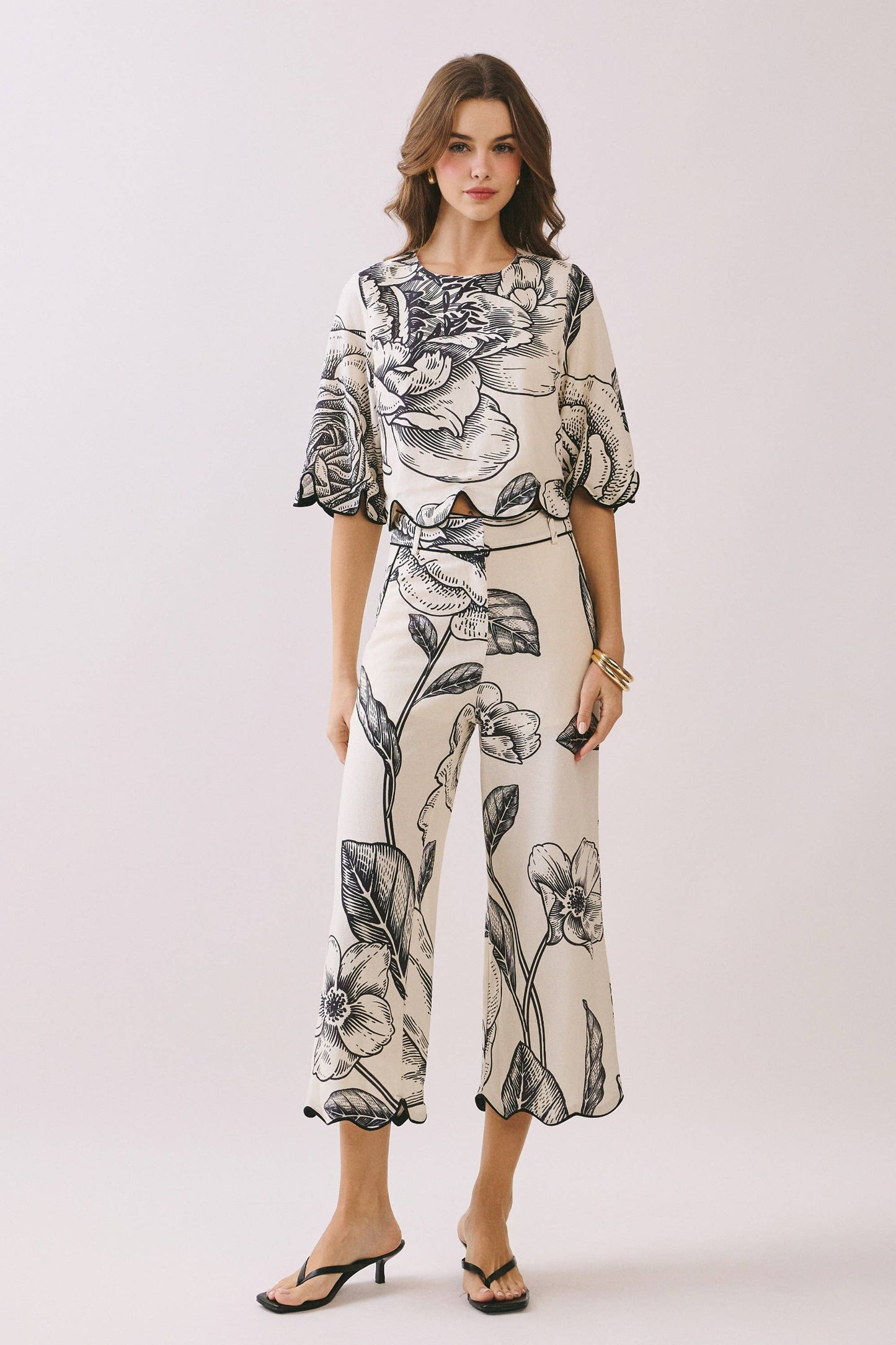 Floral Print Scalloped Hemline Contrast Edging Top