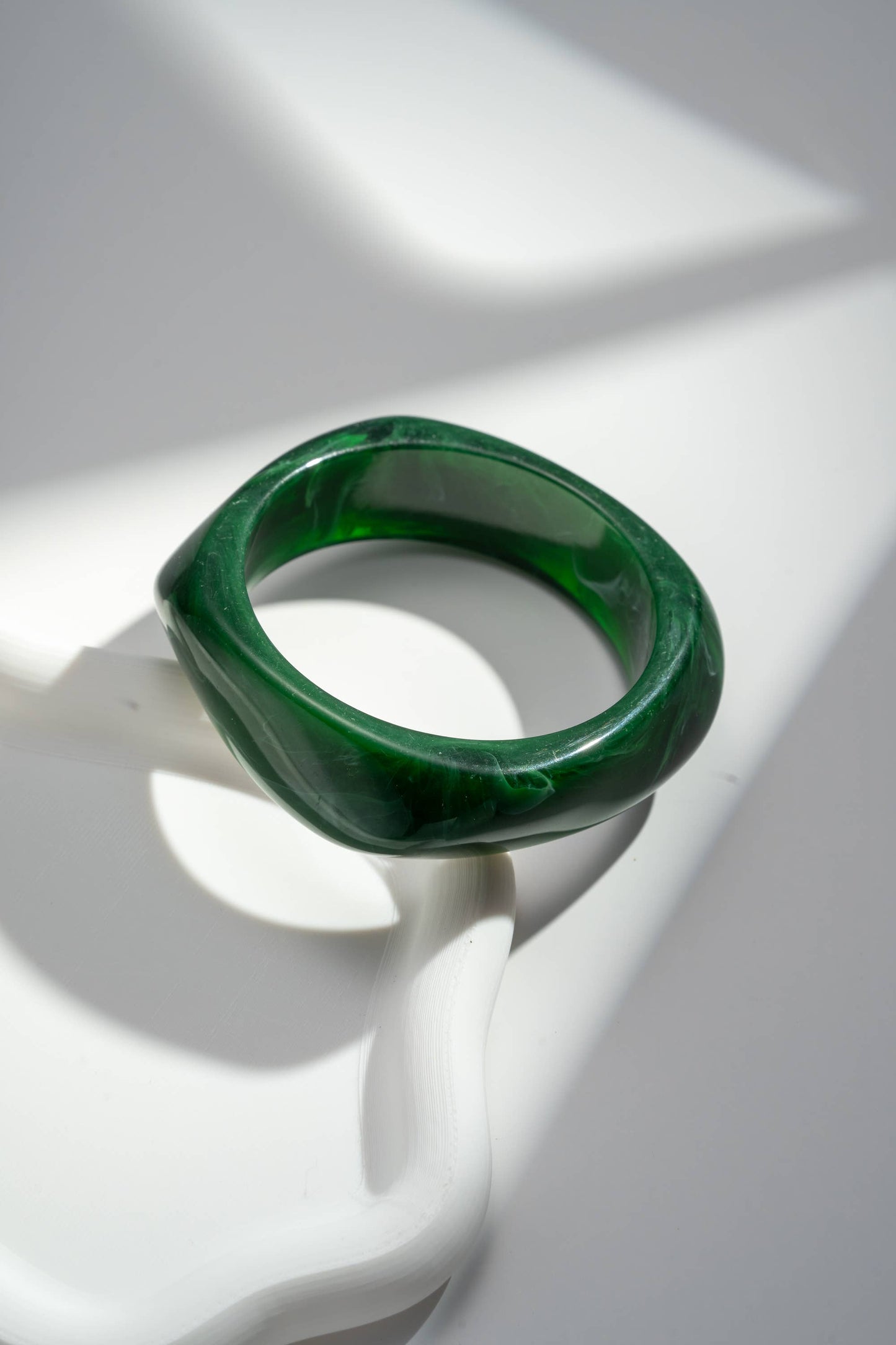 Marble-effect resin bangle bracelet