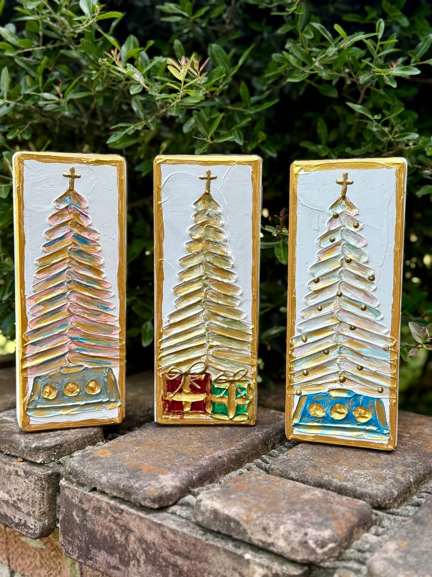 Textured Christmas tree art block