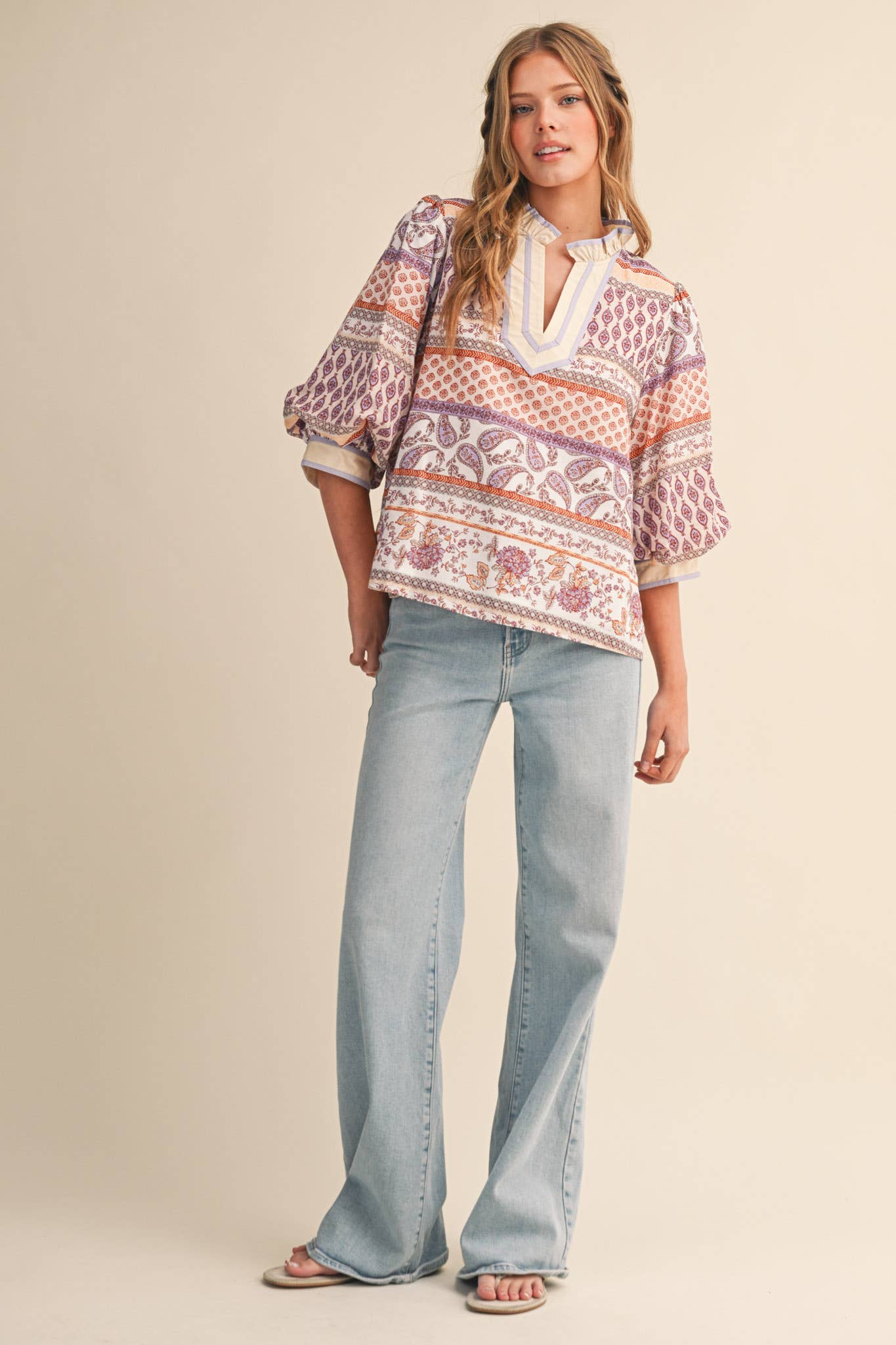 EXCLUSIVE PRINT V NECK