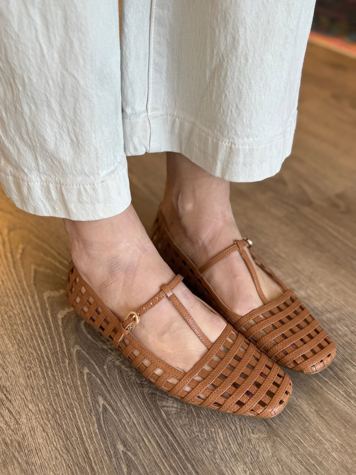 Sandals & Flats
