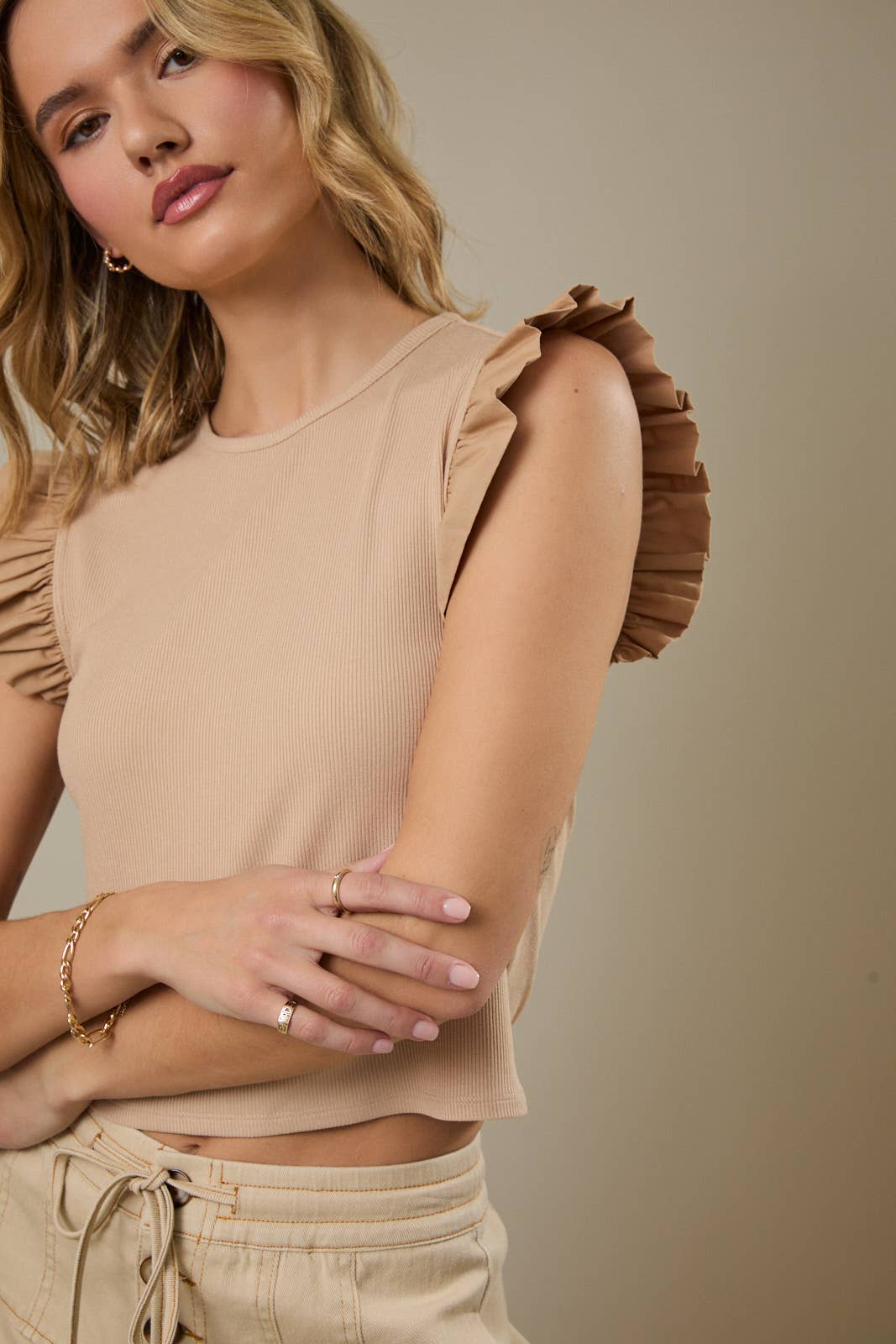 RUFFLE DETAILED KNIT TOP