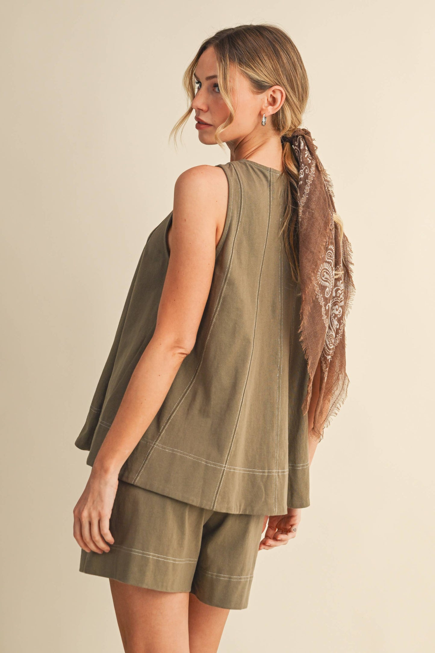 STITCH SLEEVELESS TOP AND SHORTS