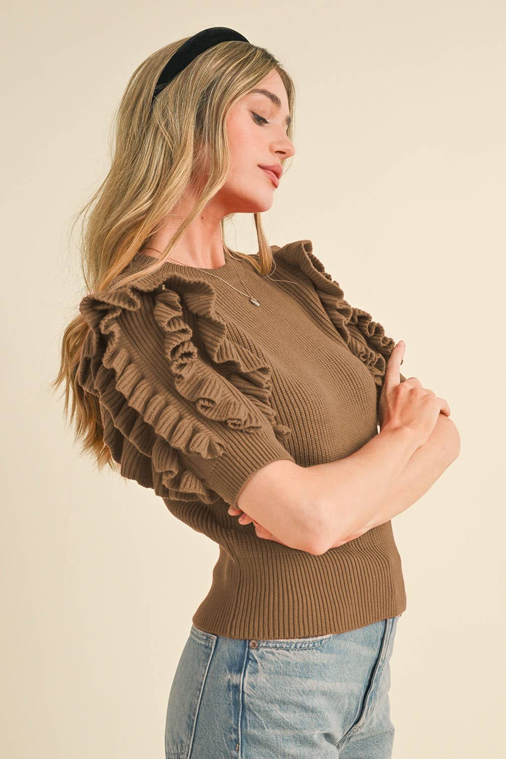 RUFFLE DETAIL SHORT SLEEVE SWEATER