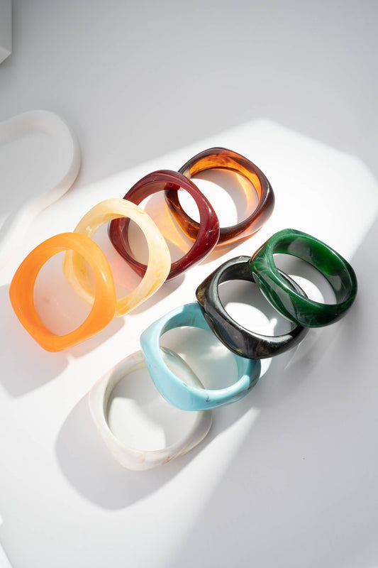 Marble-effect resin bangle bracelet