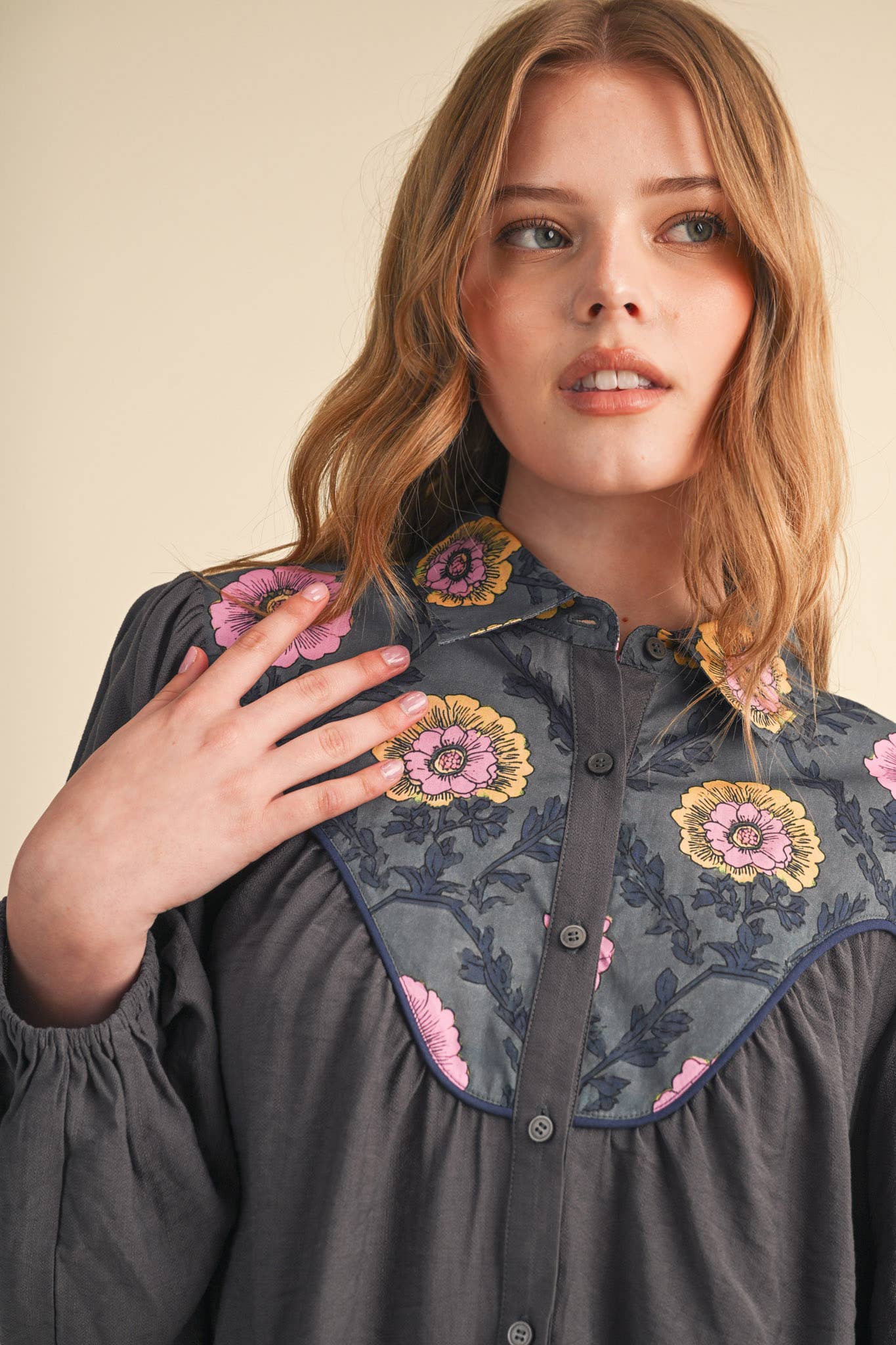 YOKE BUTTON UP TOP