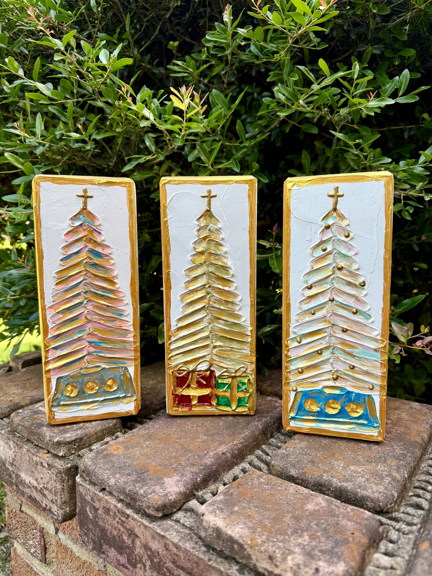 Textured Christmas tree art block