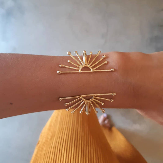Bold 18K Gold Flower Cuff Bracelet