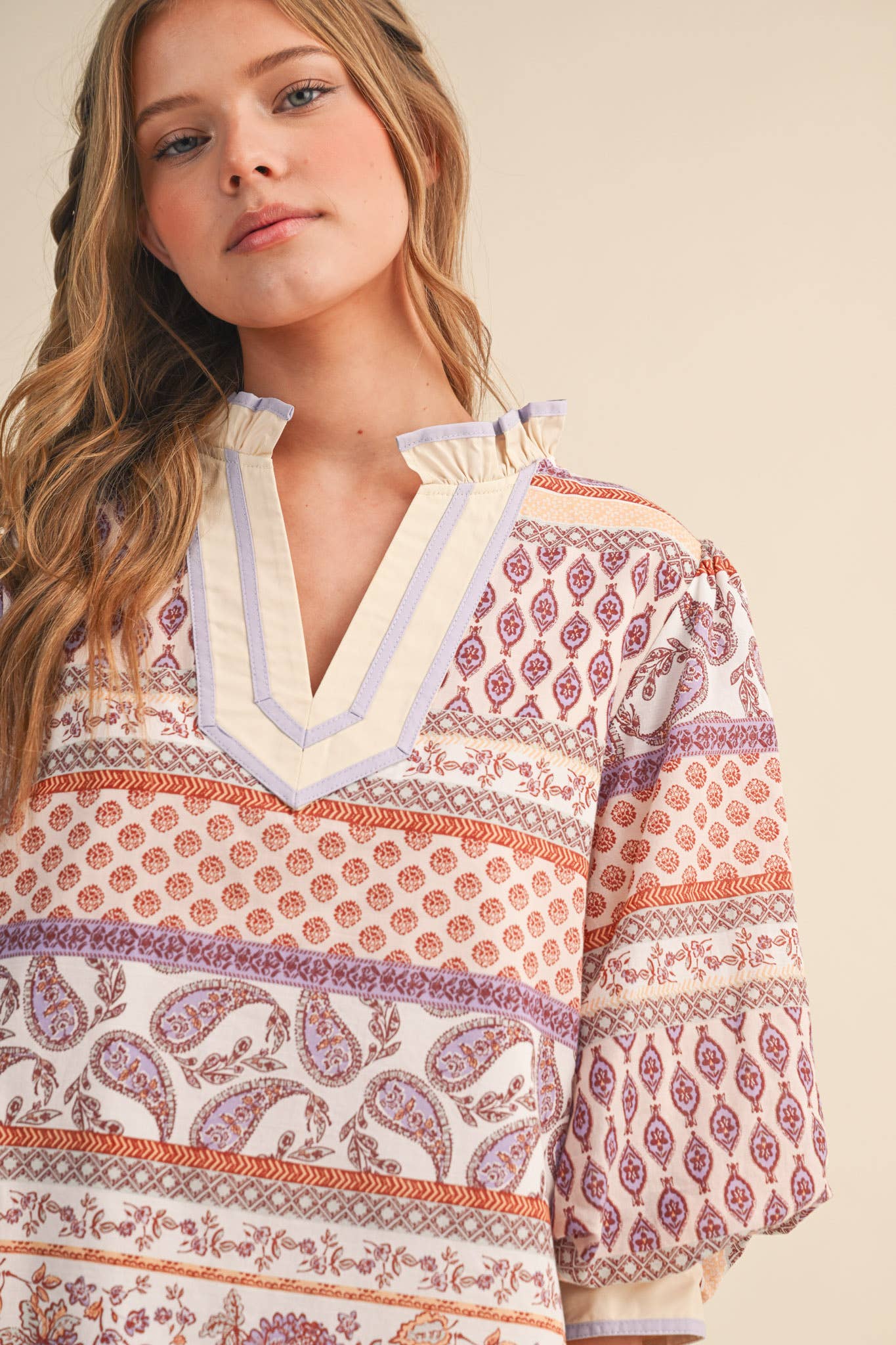 EXCLUSIVE PRINT V NECK