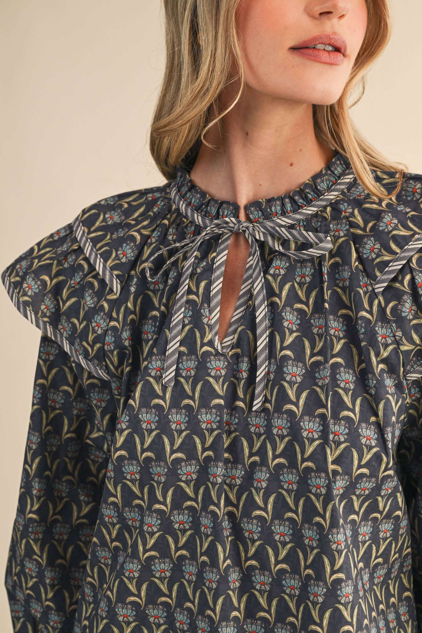 FLORAL FLUTTER SLEEVE