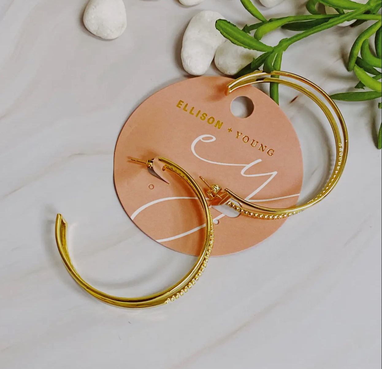 Doubled open hoops