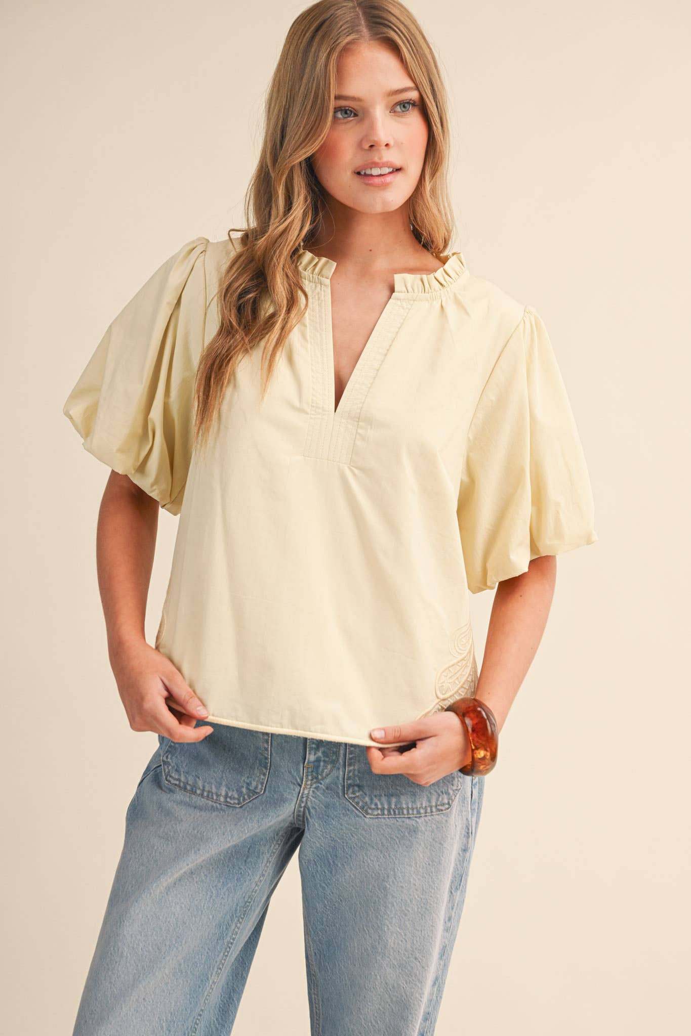 SIDE EMBROIDERY BLOUSE
