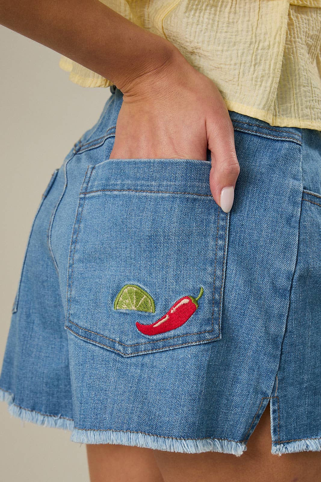 CHILI DENIM SHORTS