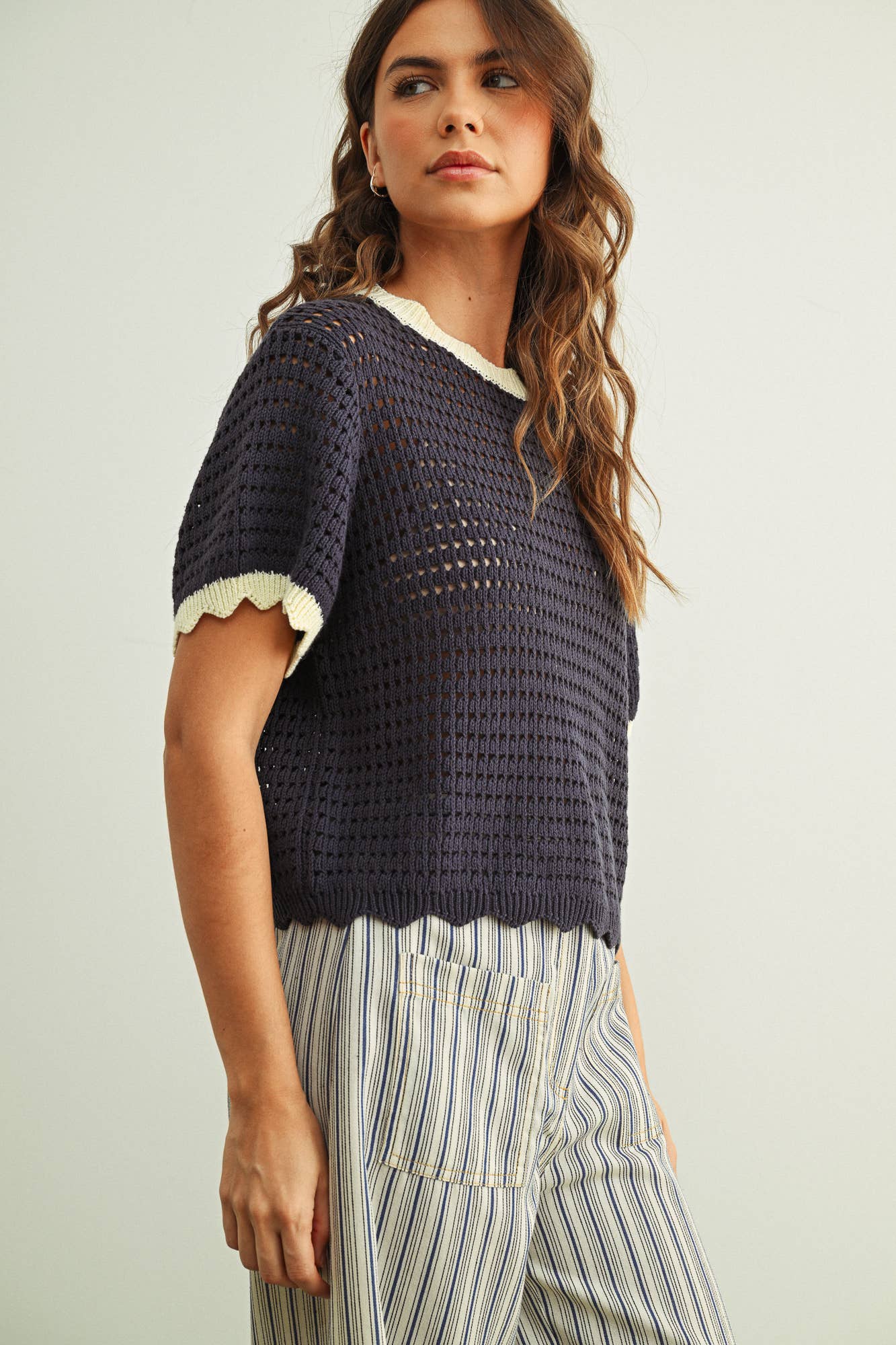 SCALLOPED DETAIL KNITTED TOP