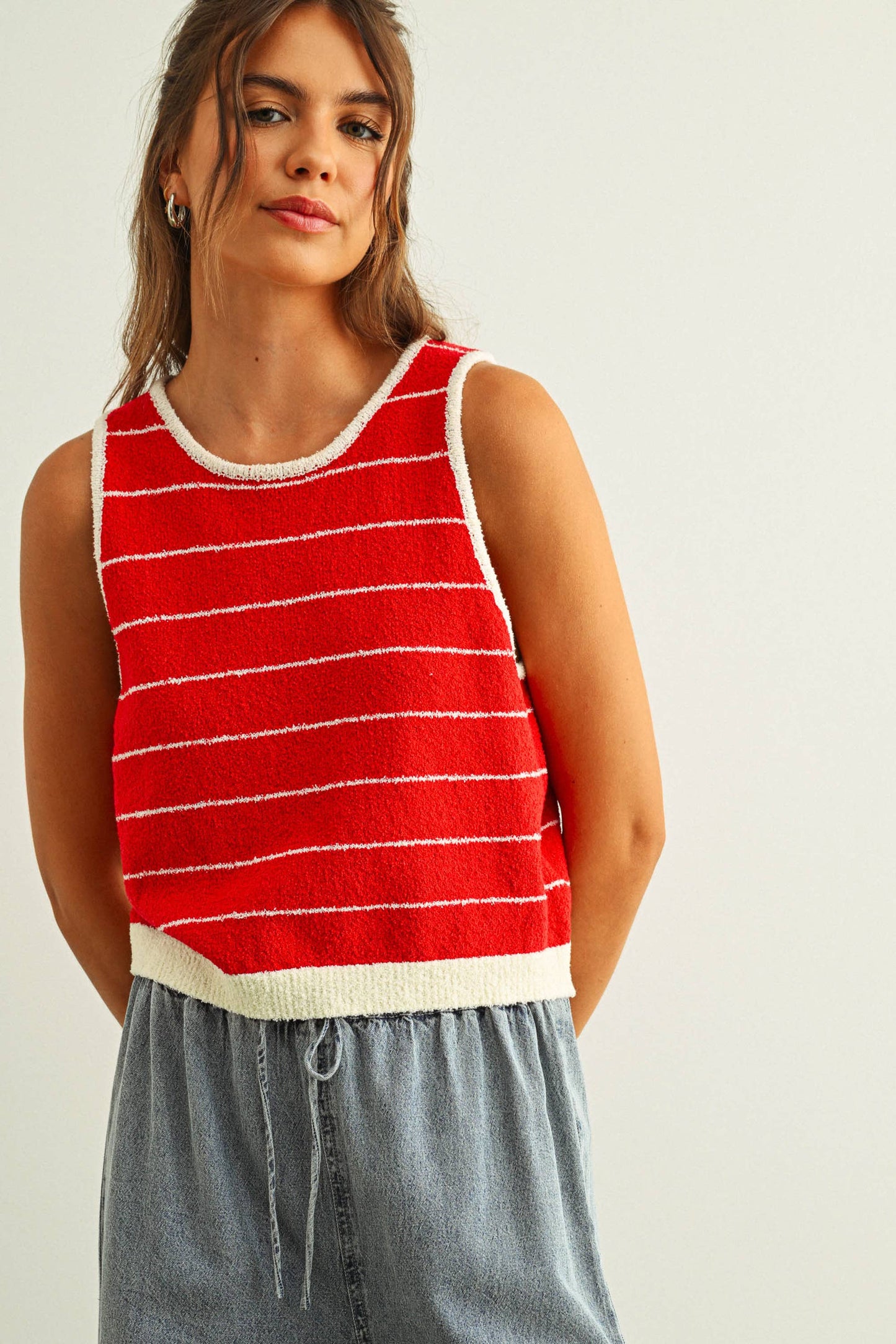 SLEEVELESS PINSTRIPED KNITTED TOP