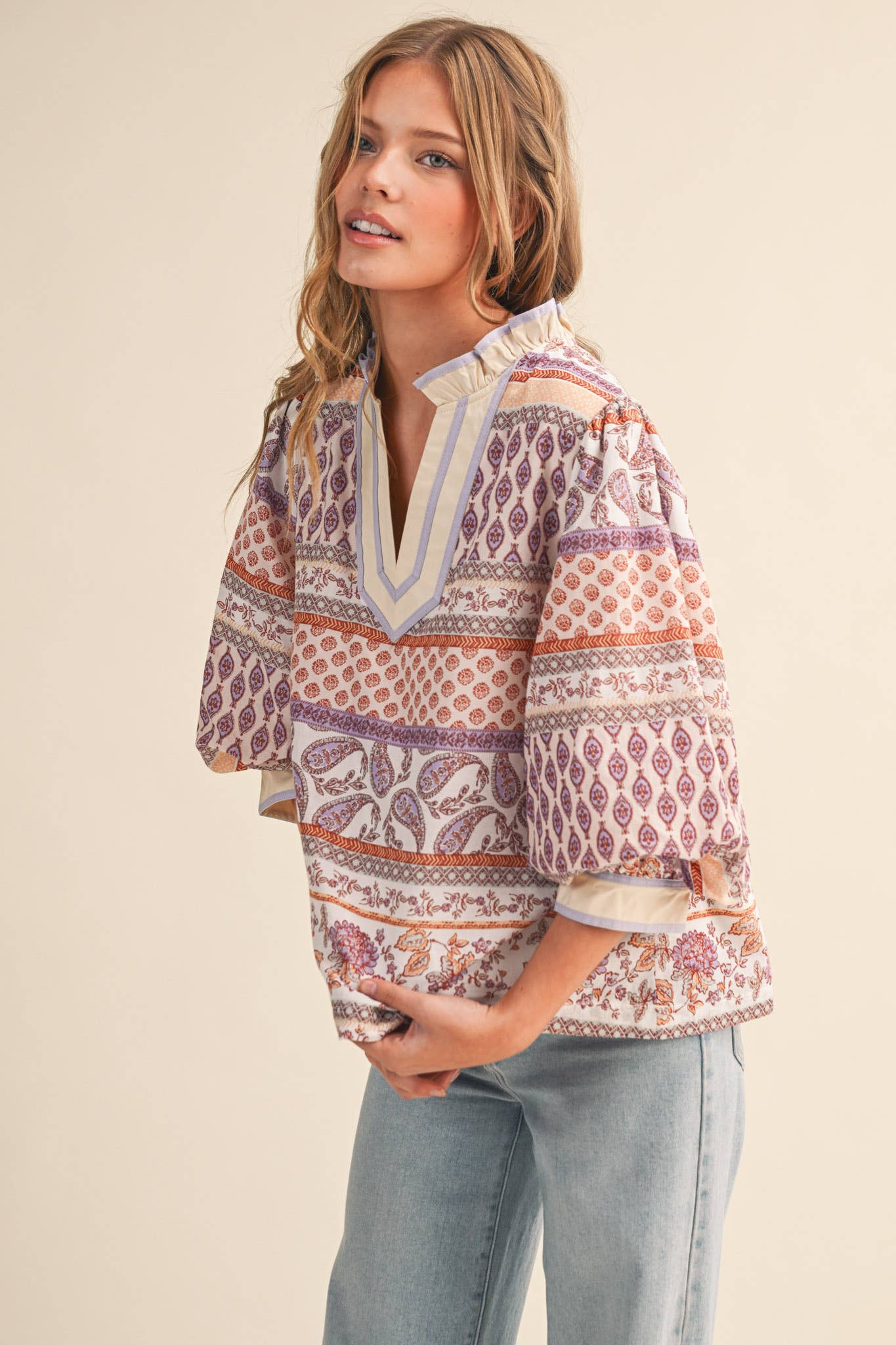 EXCLUSIVE PRINT V NECK