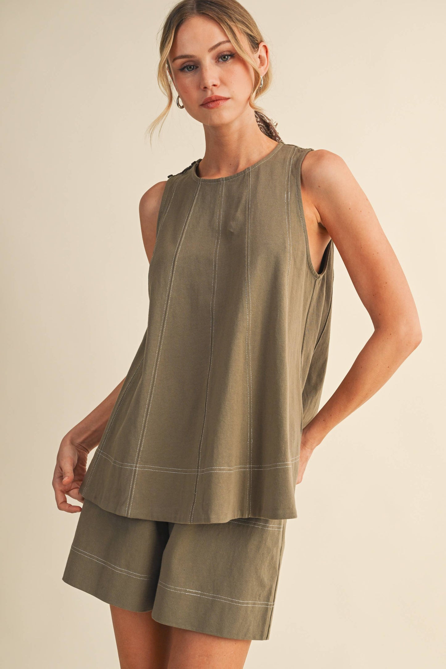 STITCH SLEEVELESS TOP AND SHORTS
