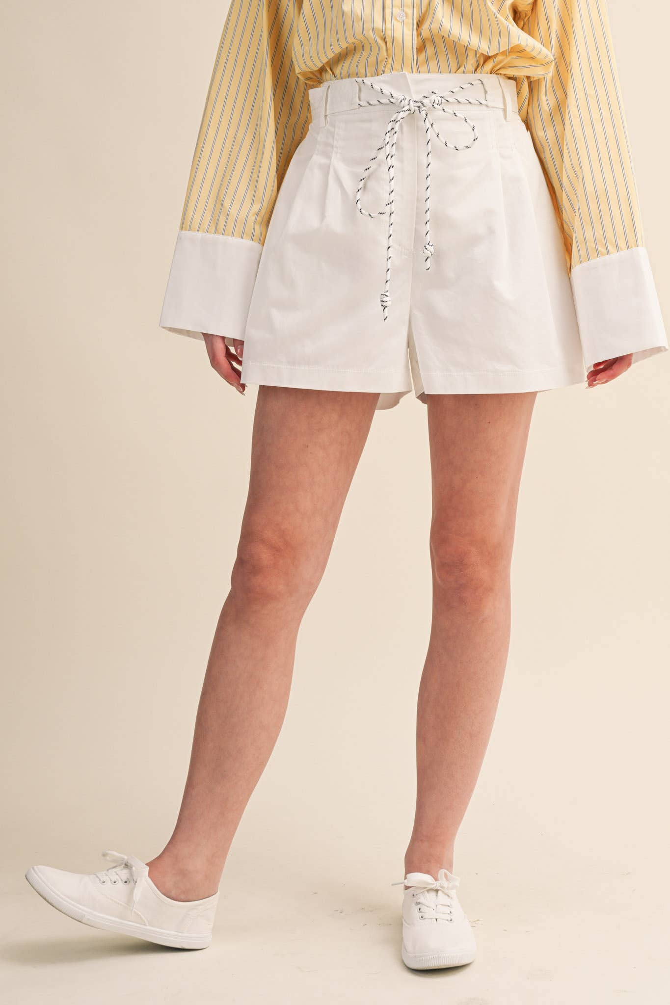 ROPE TRIM PLEATED SHORTS