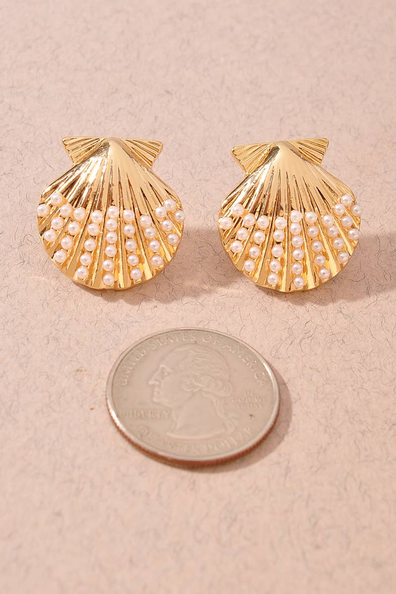 SHELL PEARL STUD EARRINGS