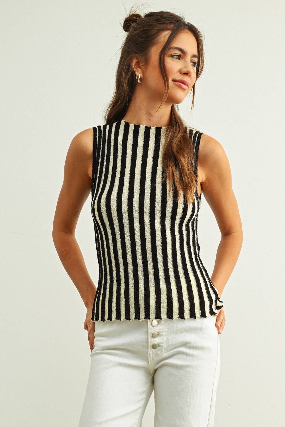 COLOR BLOCKED KNIT TOP
