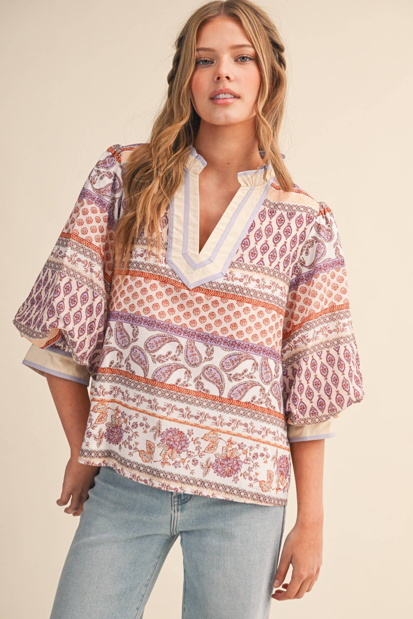 EXCLUSIVE PRINT V NECK