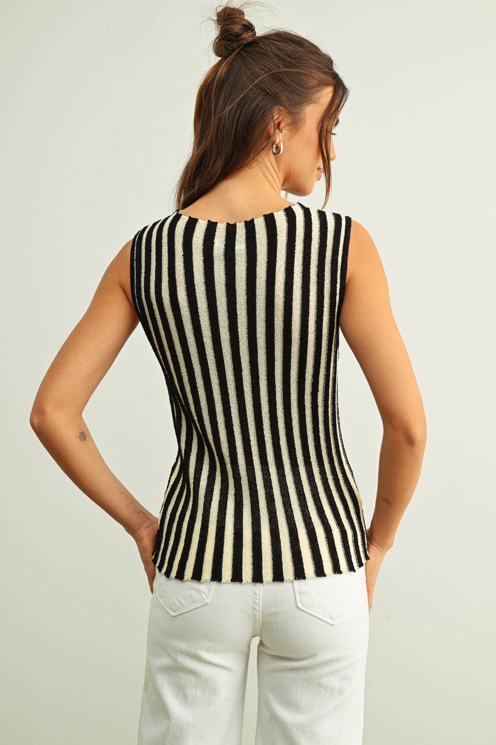 COLOR BLOCKED KNIT TOP