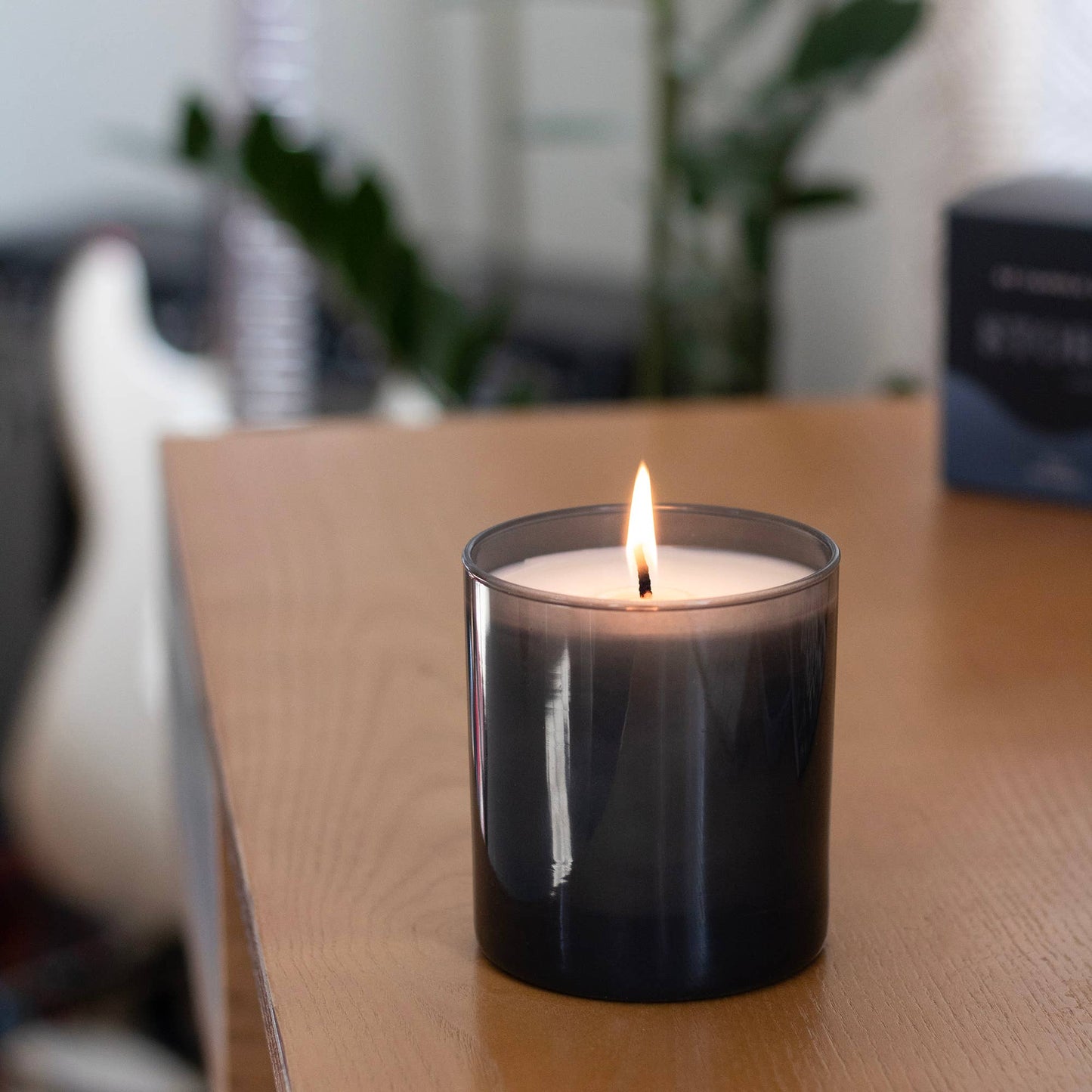 Storm 9 oz. Hue Candle (Evening Air)
