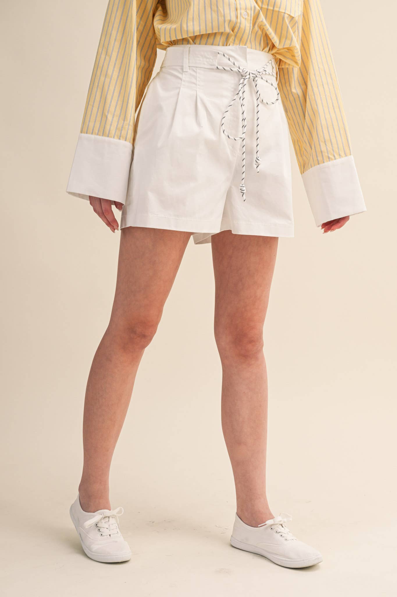 ROPE TRIM PLEATED SHORTS