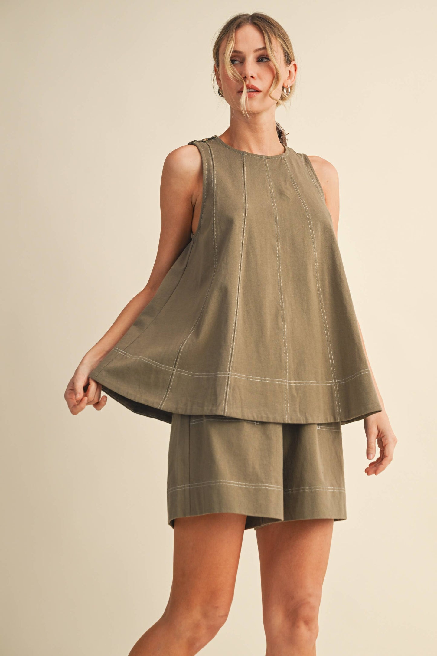 STITCH SLEEVELESS TOP AND SHORTS