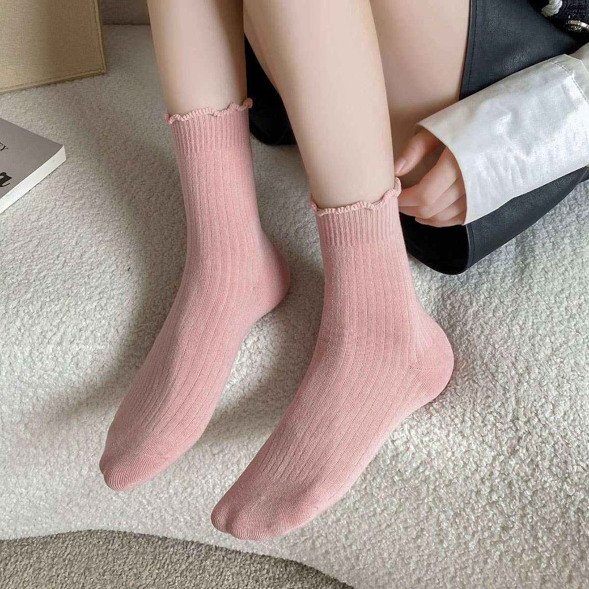 Ruffle Solid Crew Socks for Womens_CWMS0286