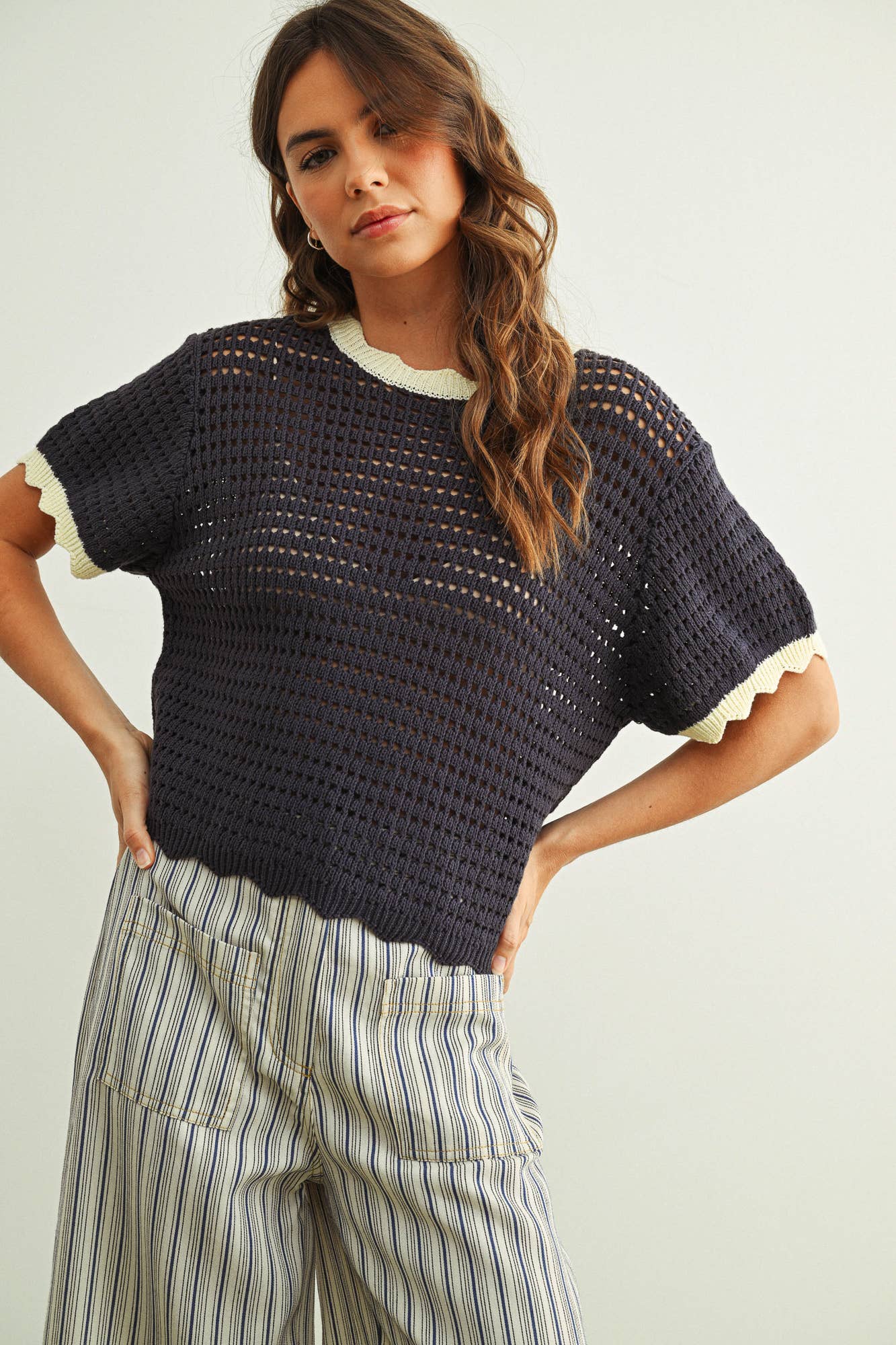 SCALLOPED DETAIL KNITTED TOP