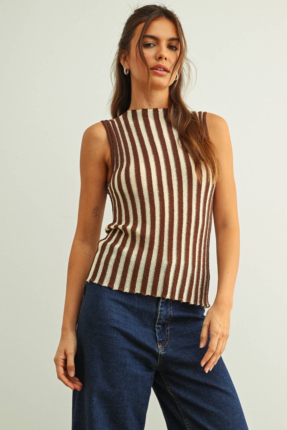 COLOR BLOCKED KNIT TOP