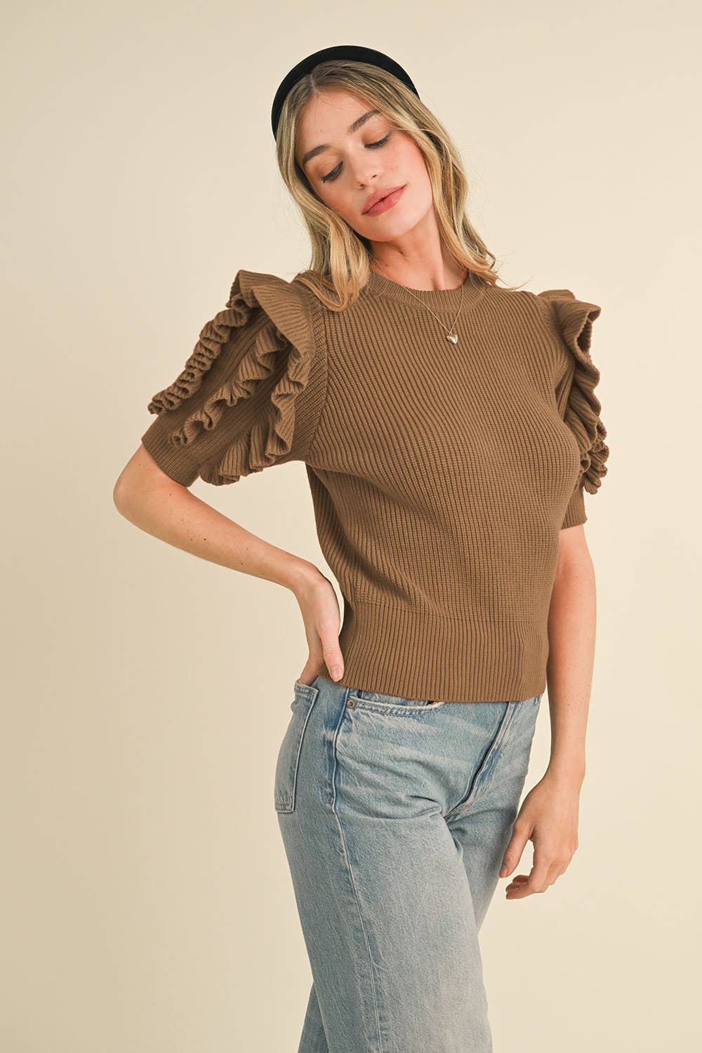 RUFFLE DETAIL SHORT SLEEVE SWEATER