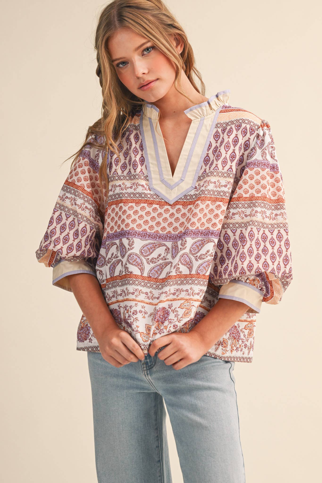 EXCLUSIVE PRINT V NECK