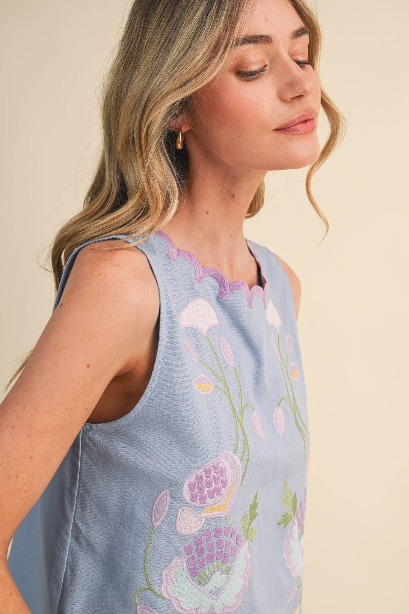 SCALLOPED TANK