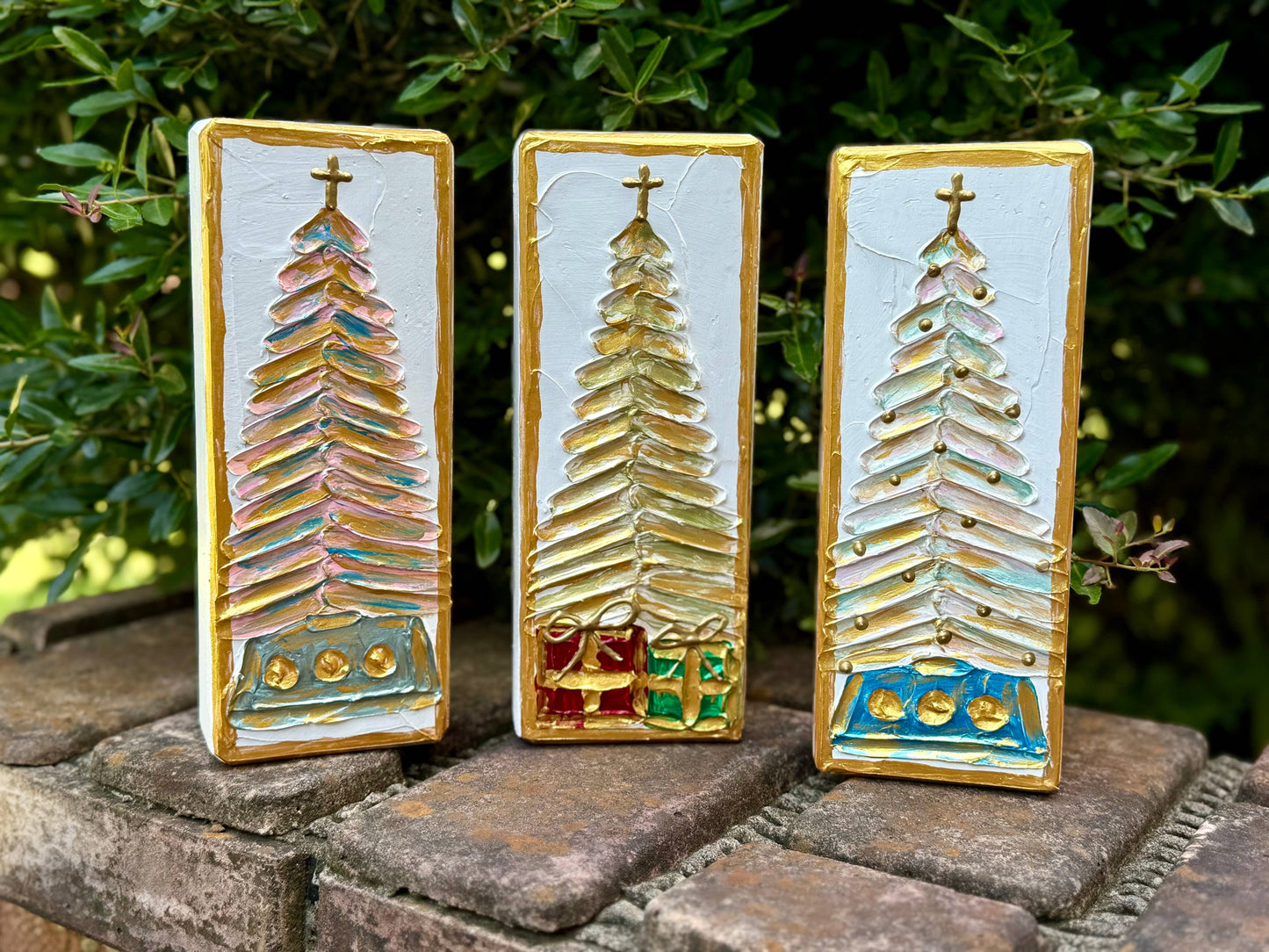 Textured Christmas tree art block