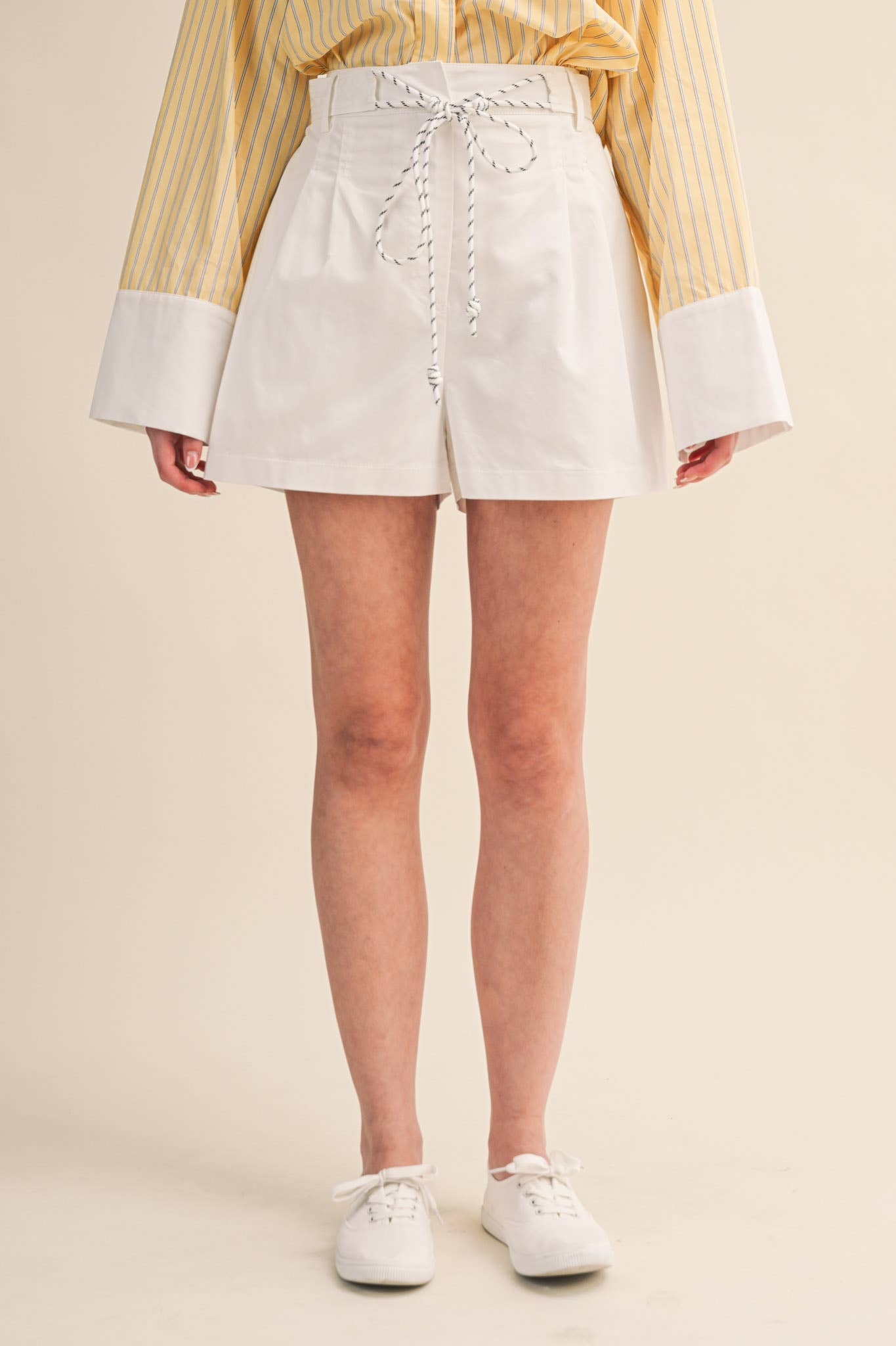 ROPE TRIM PLEATED SHORTS