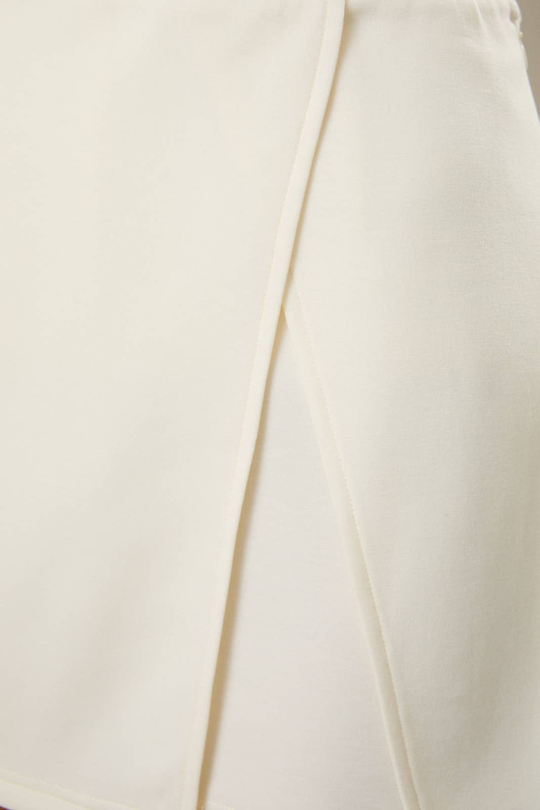 SLIT SKORT
