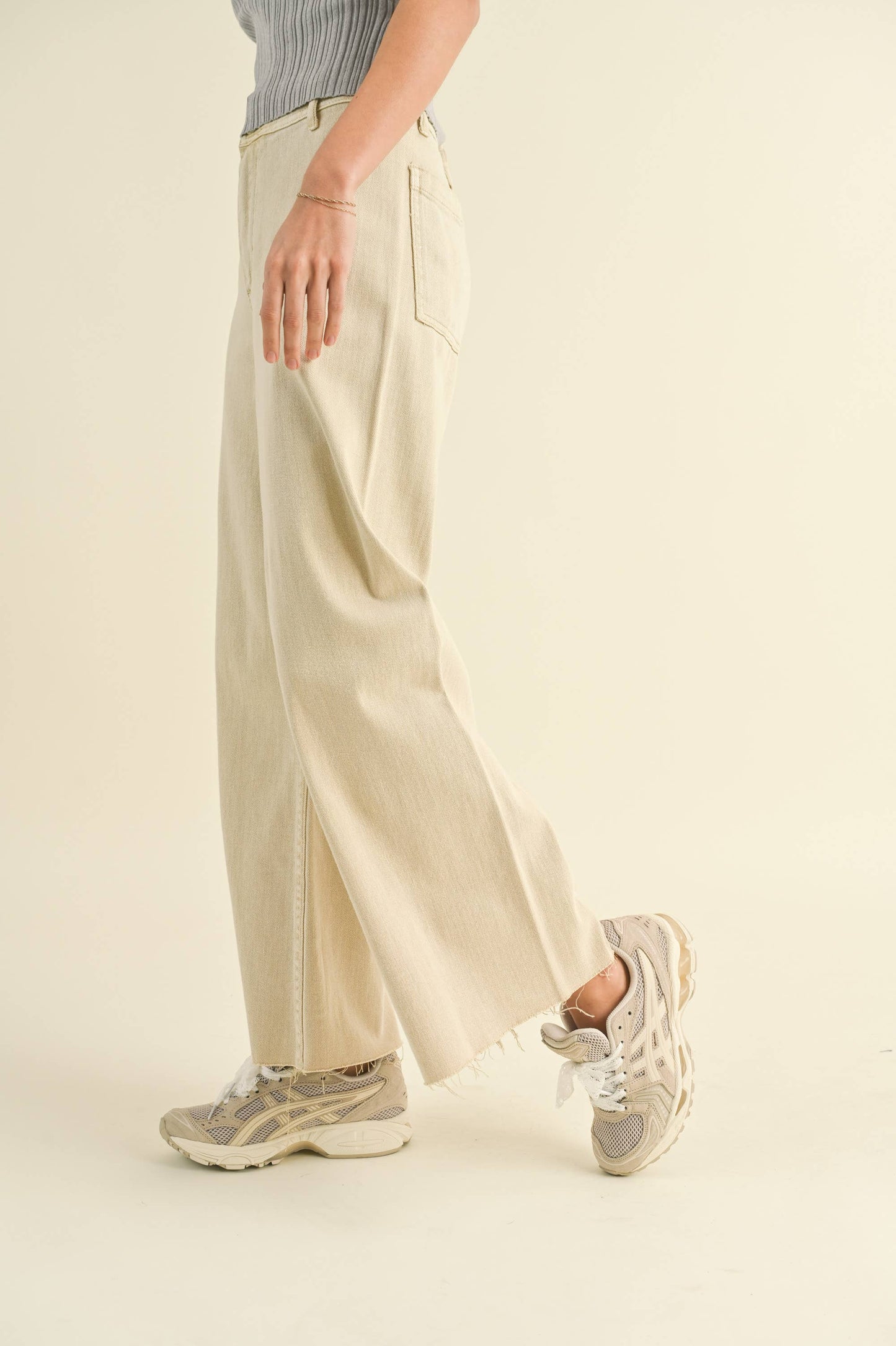 Ecru WIDE LEG JEANS